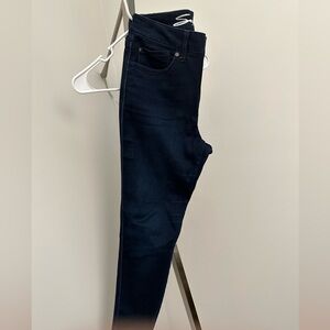 Silver Jeans High Rise Skinny Crop. Size 6.